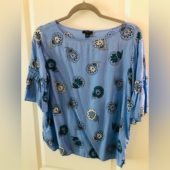 Ann Taylor Light Blue Floral Blouse. Size MP - Picture 2 of 6